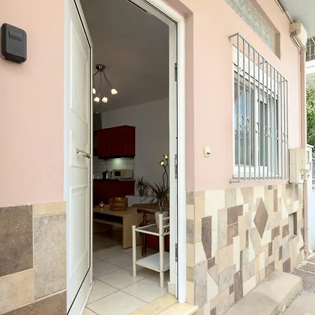 Urban Comfortable Apartment