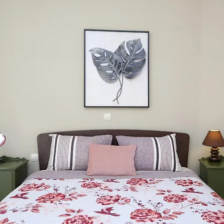 Urban Comfortable Apartment Argos